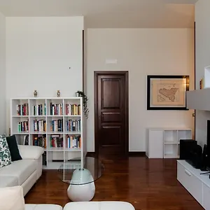  Apartment Agatea A Due Passi Dal Duomo By Wonderful Italy