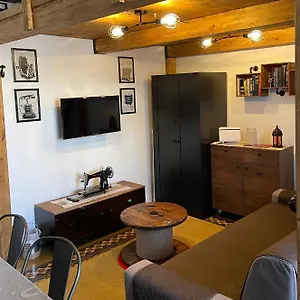  Apartment Theroom