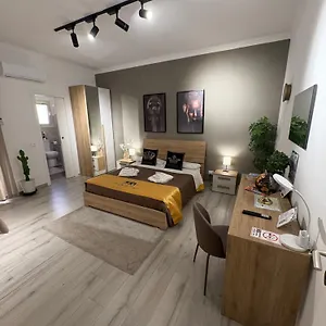 La Via Di Mezzo Katania